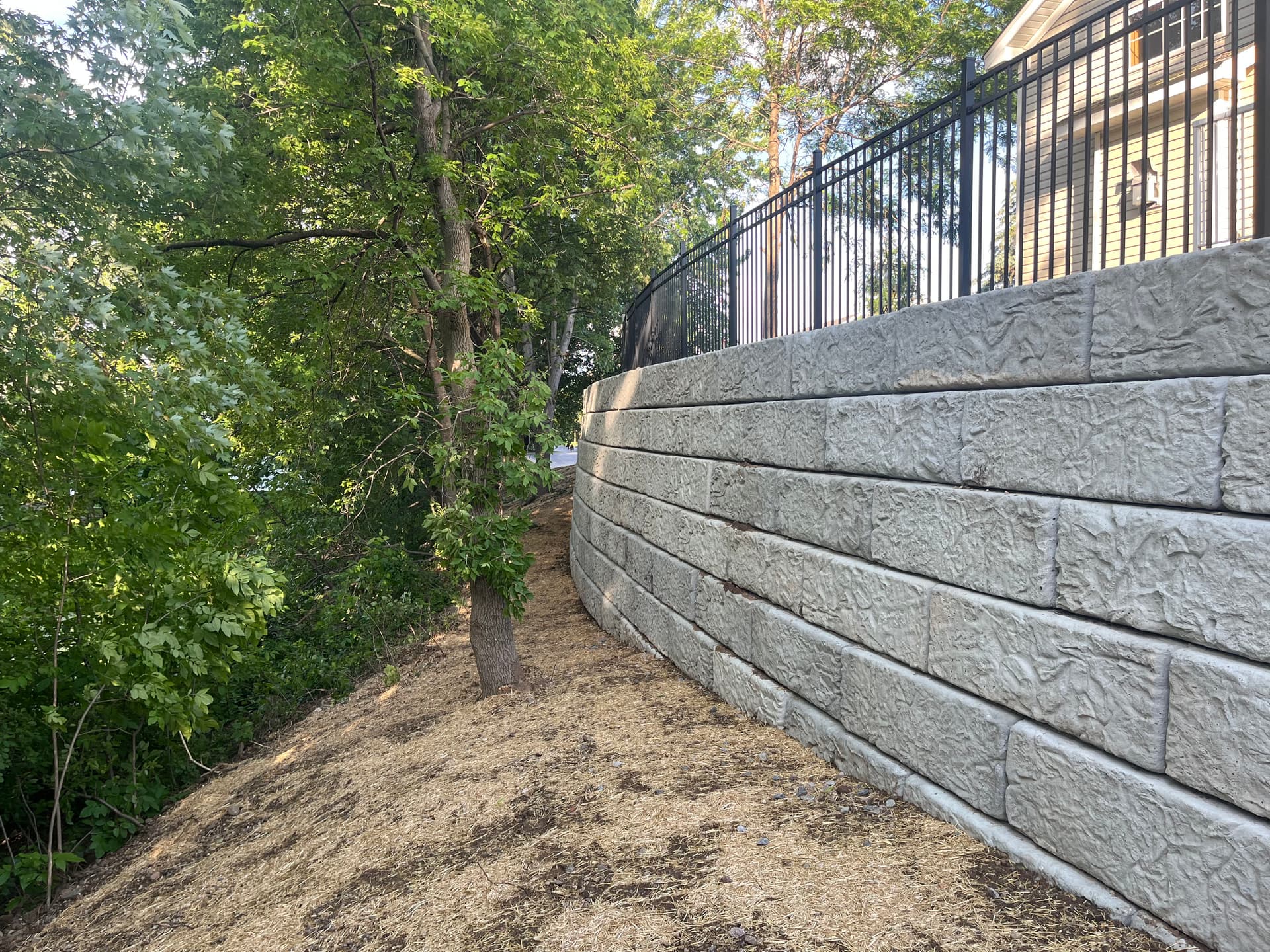 Gallery photos for Failing Retaining Wall Replaced with Recon Big Block in Woodbury: Image #3